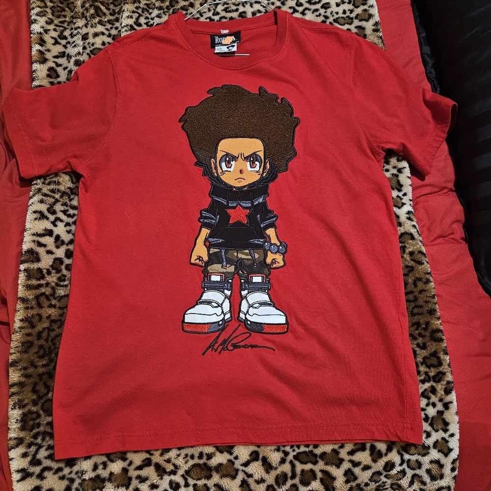 Boondocks collectible embroidered tshirt! L